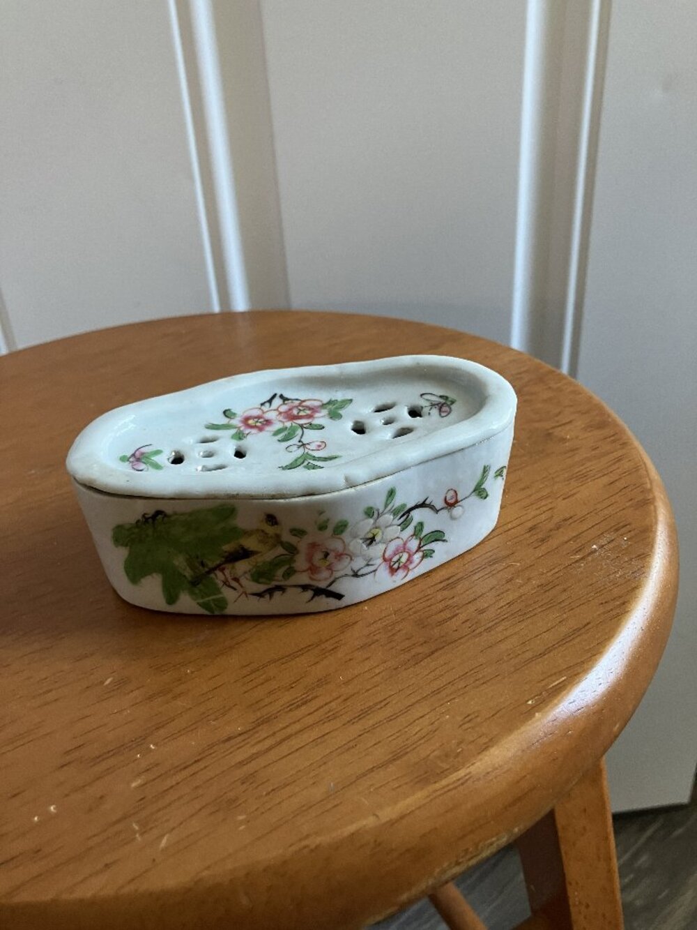 Vintage Porcelain Hand-painted Soap dish or trinket box